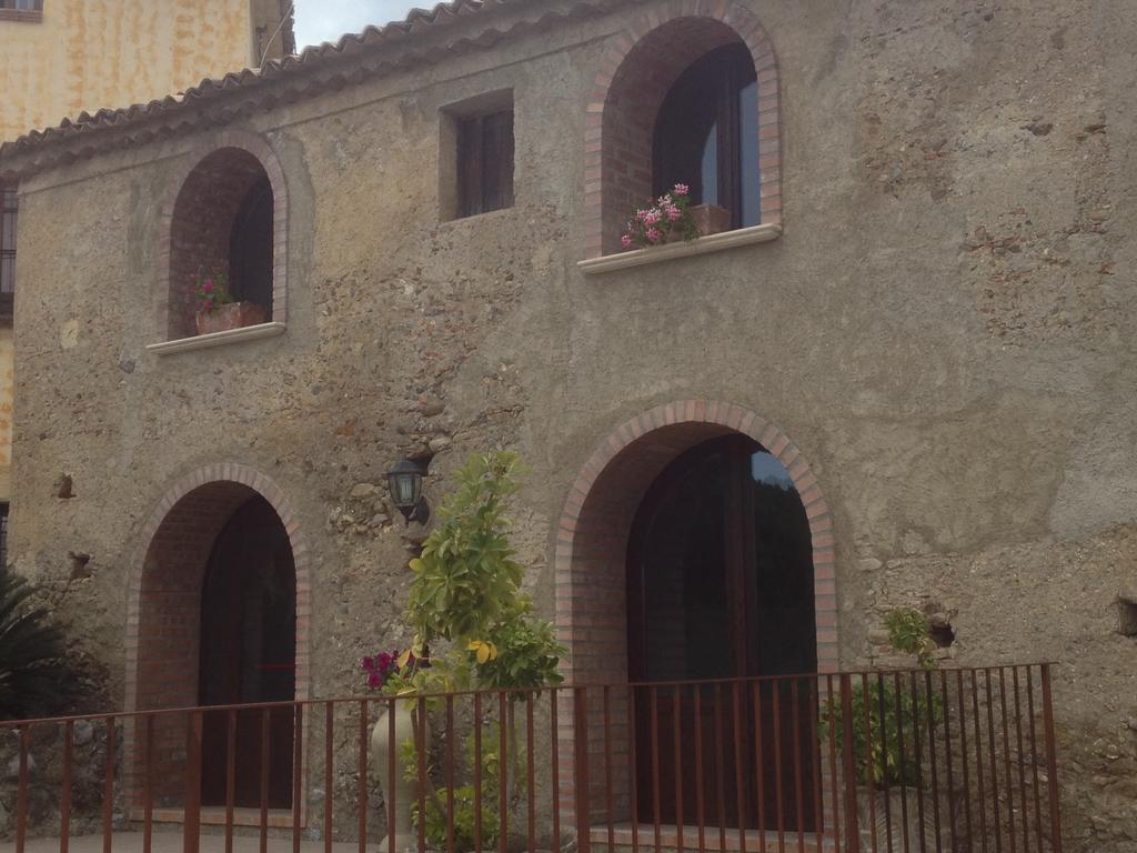 Hostal L'Anticocasale Altomonte Exterior foto